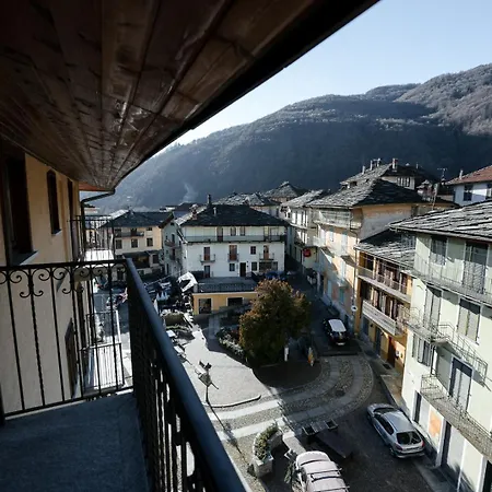 Ampio Montano Nel Centro Storico Di *